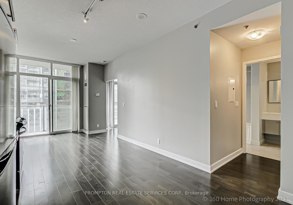 21-nelson-street-toronto-ontario-c12430522