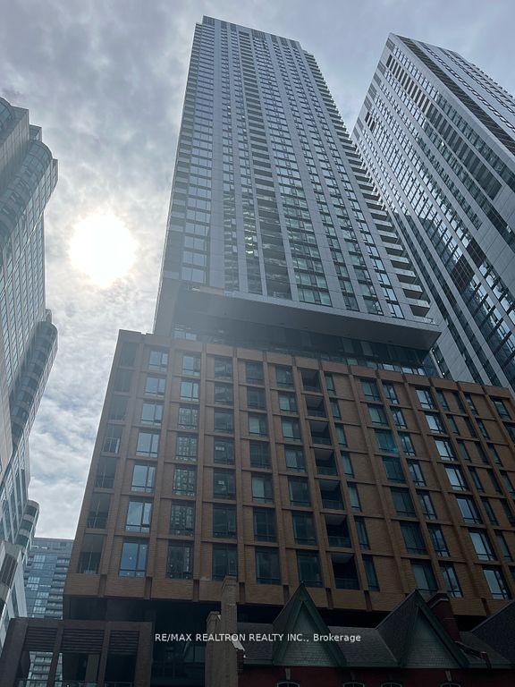 8-widmer-street-toronto-ontario-c12430591