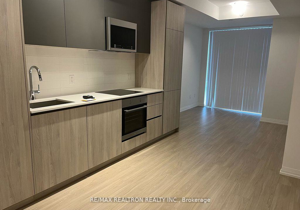 8-widmer-street-toronto-ontario-c12430591