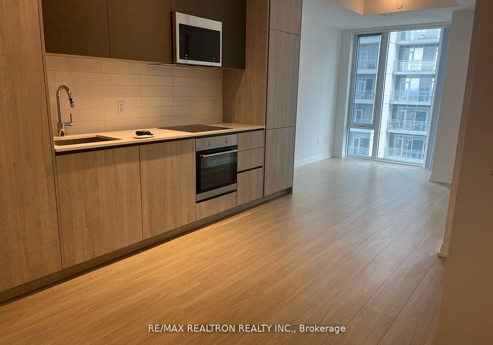 8-widmer-street-toronto-ontario-c12430591