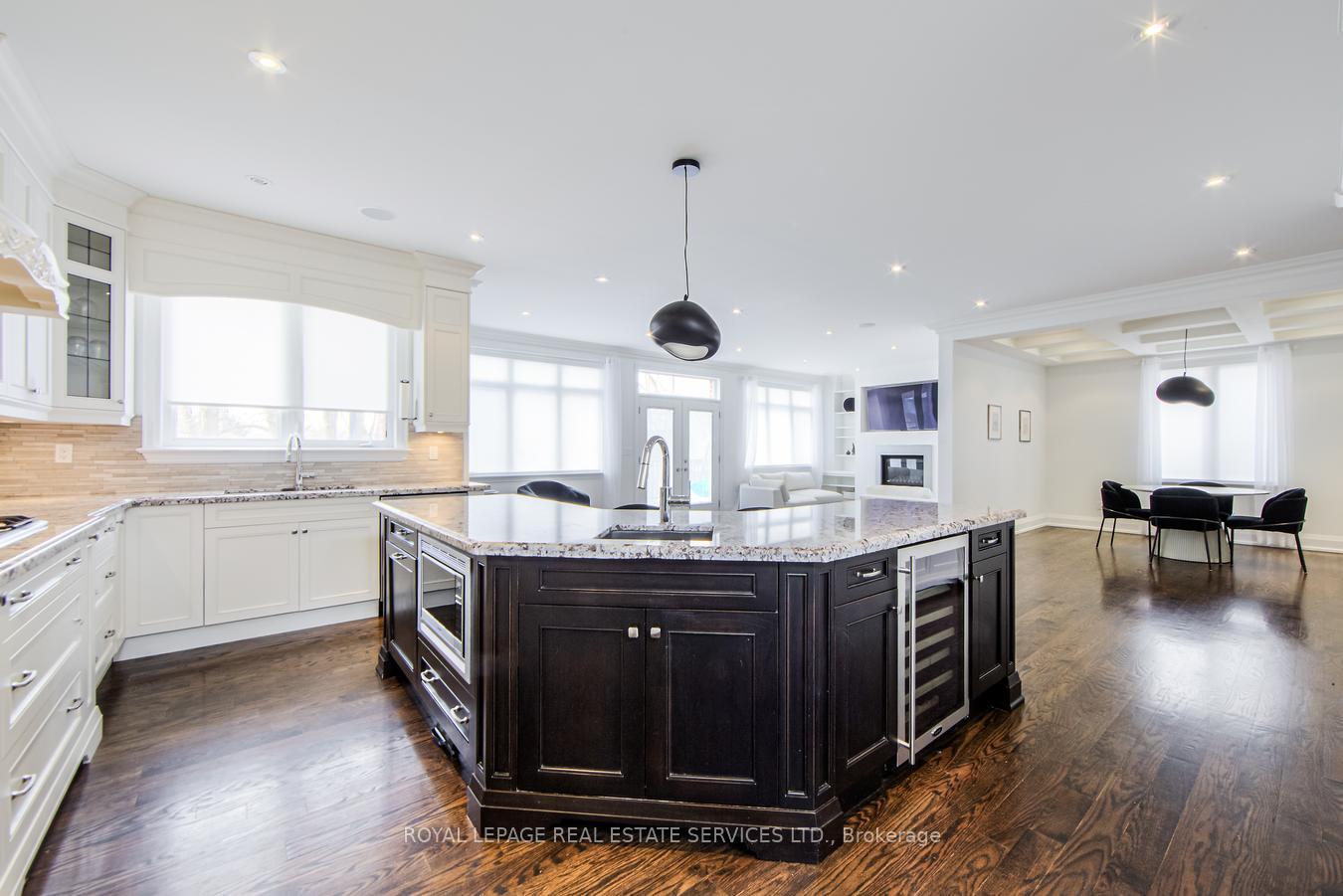 21a-roycrest-avenue-toronto-ontario-c12430672