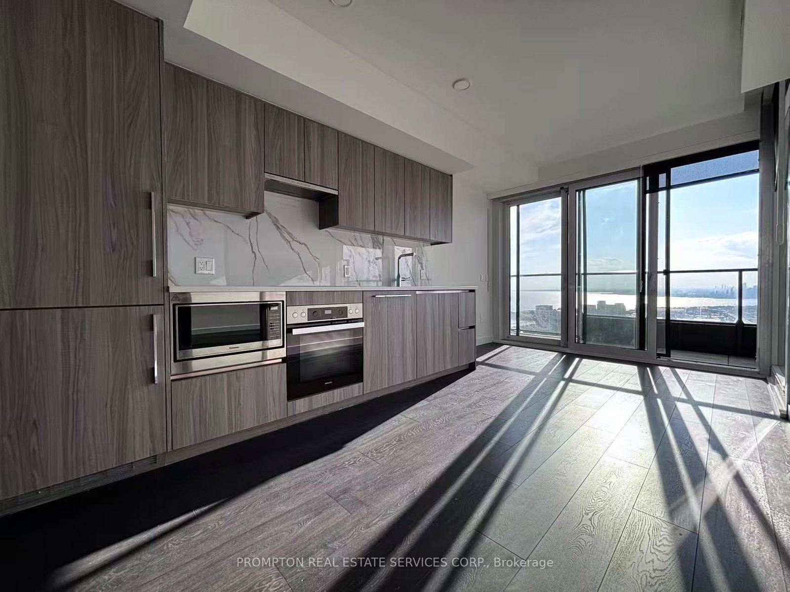 3-concord-cityplace-way-toronto-ontario-c12430955