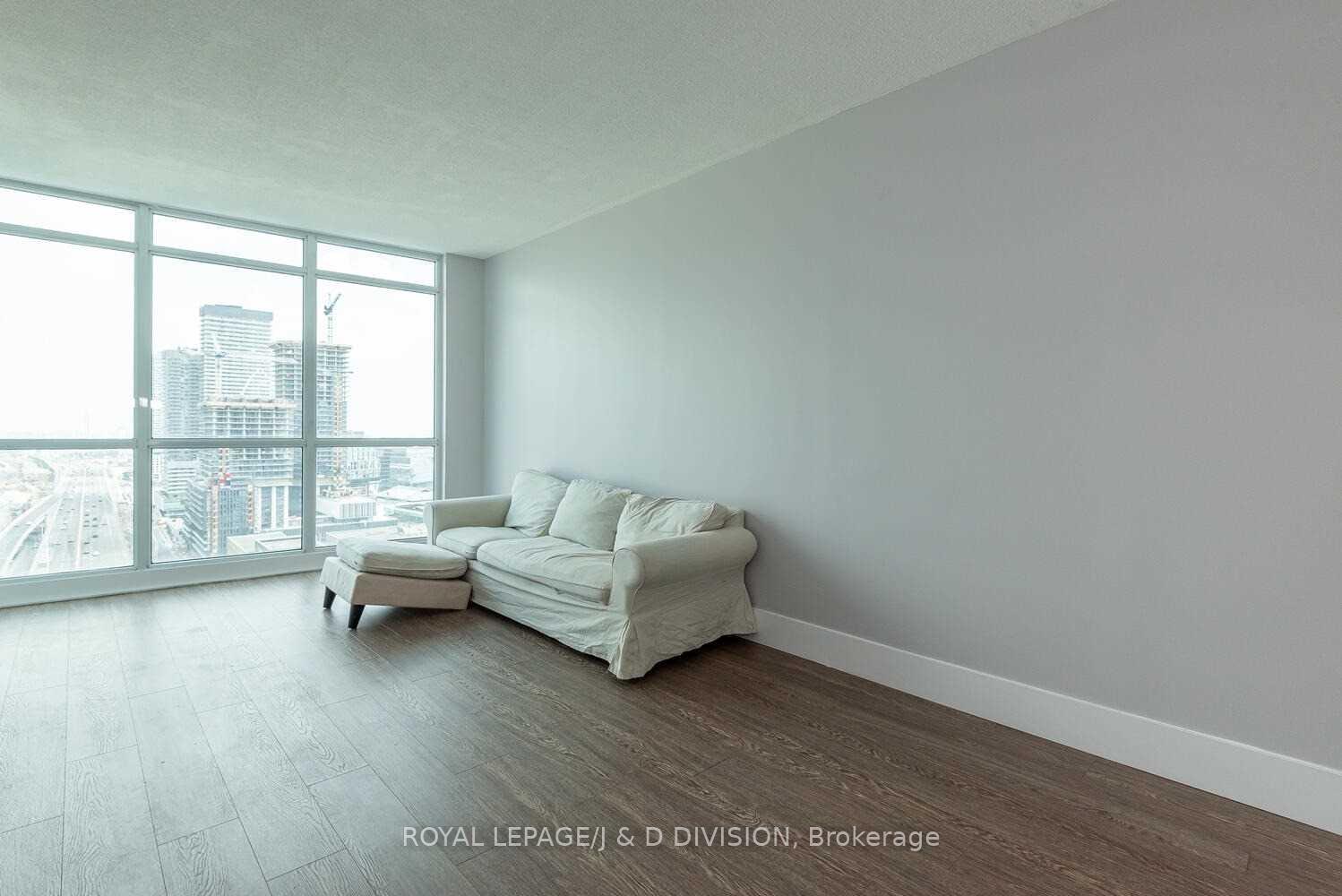18-yonge-street-toronto-ontario-c12431244