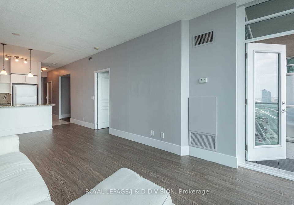 18-yonge-street-toronto-ontario-c12431244