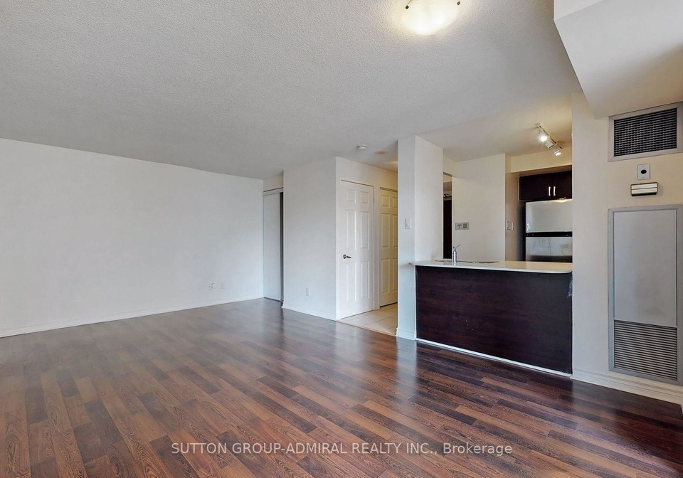 736-bay-street-toronto-ontario-c12431312