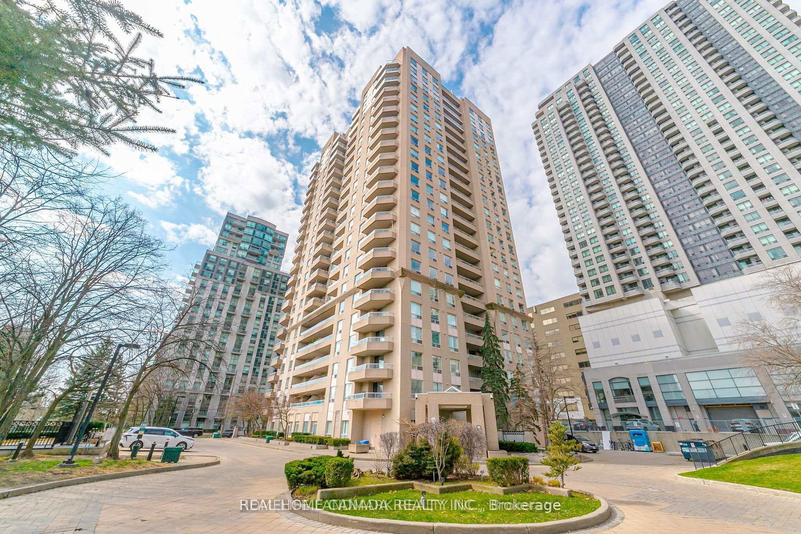 18-hillcrest-avenue-north-york-ontario-c12431394
