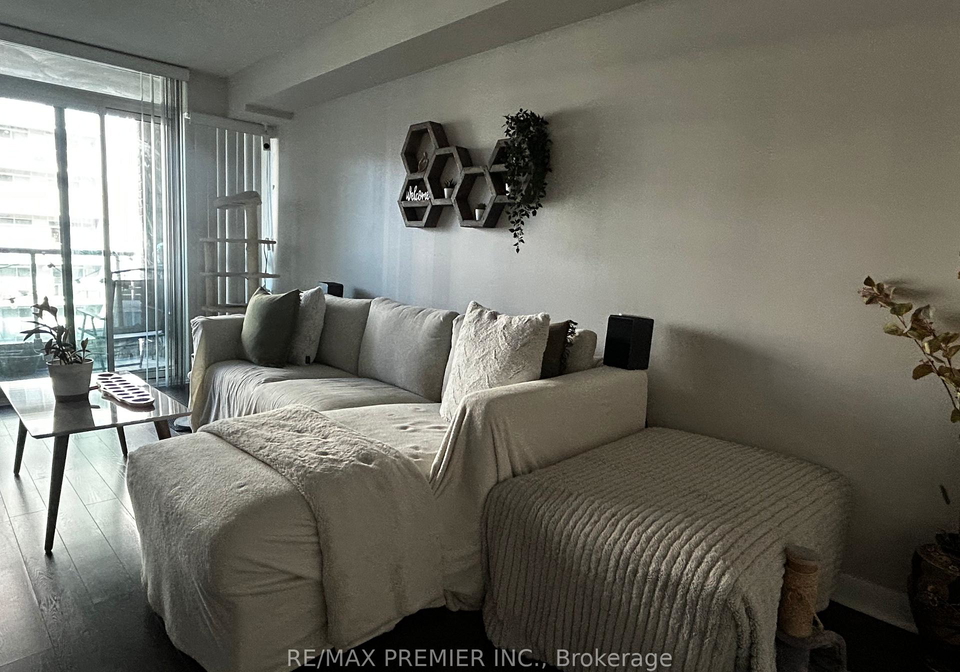 525-wilson-avenue-toronto-ontario-c12431579