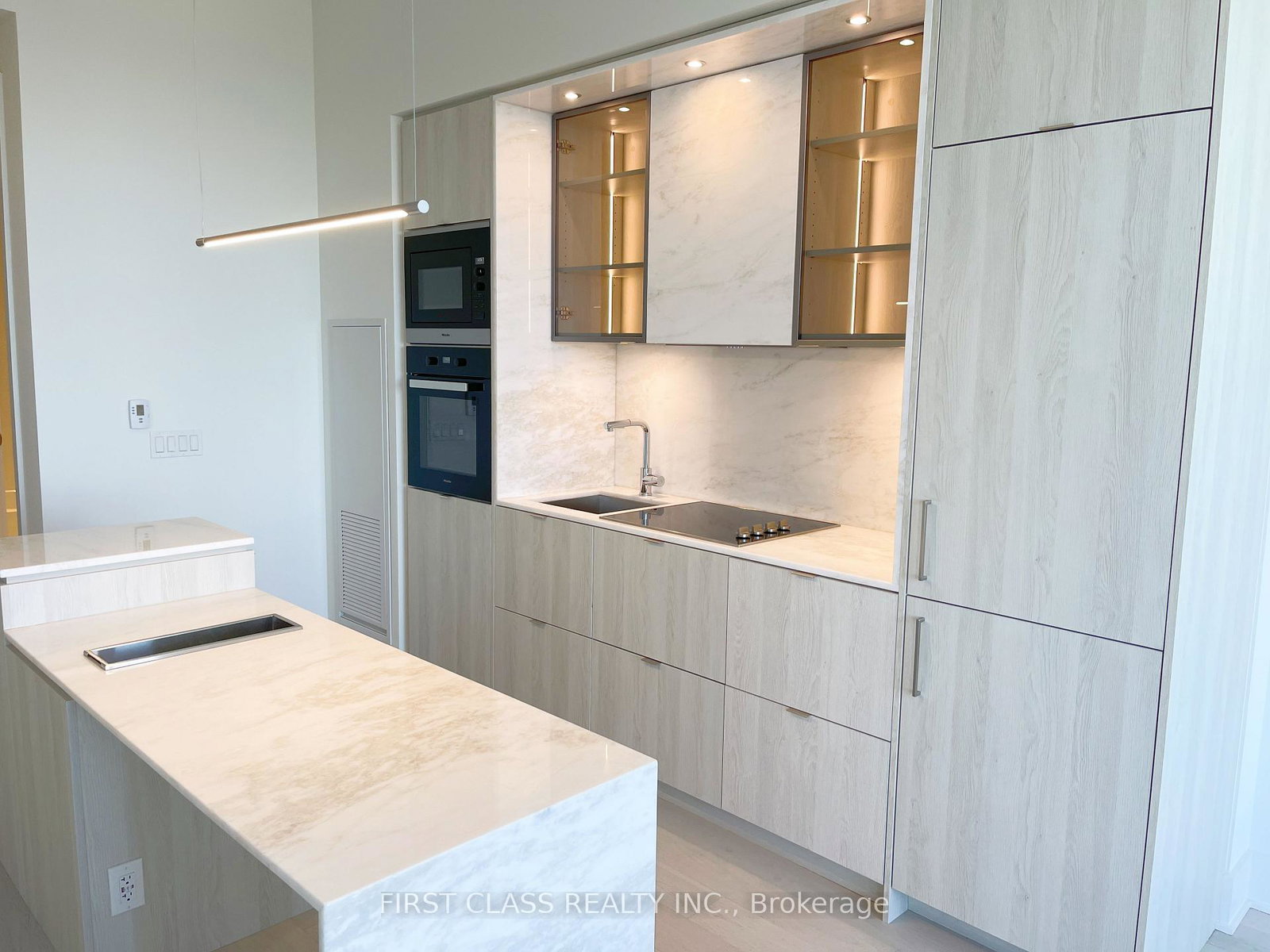 11-yorkville-avenue-w-toronto-ontario-c12431601