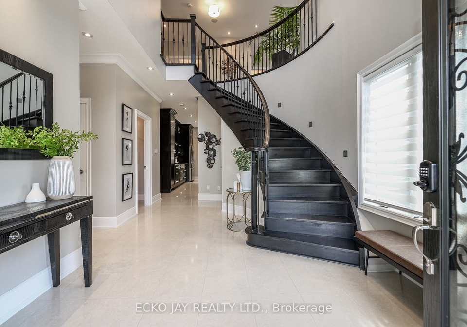 24-hirondelle-place-north-york-ontario-c12431744