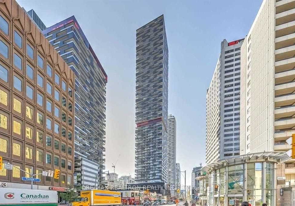 8-eglinton-avenue-e-toronto-ontario-c12431774