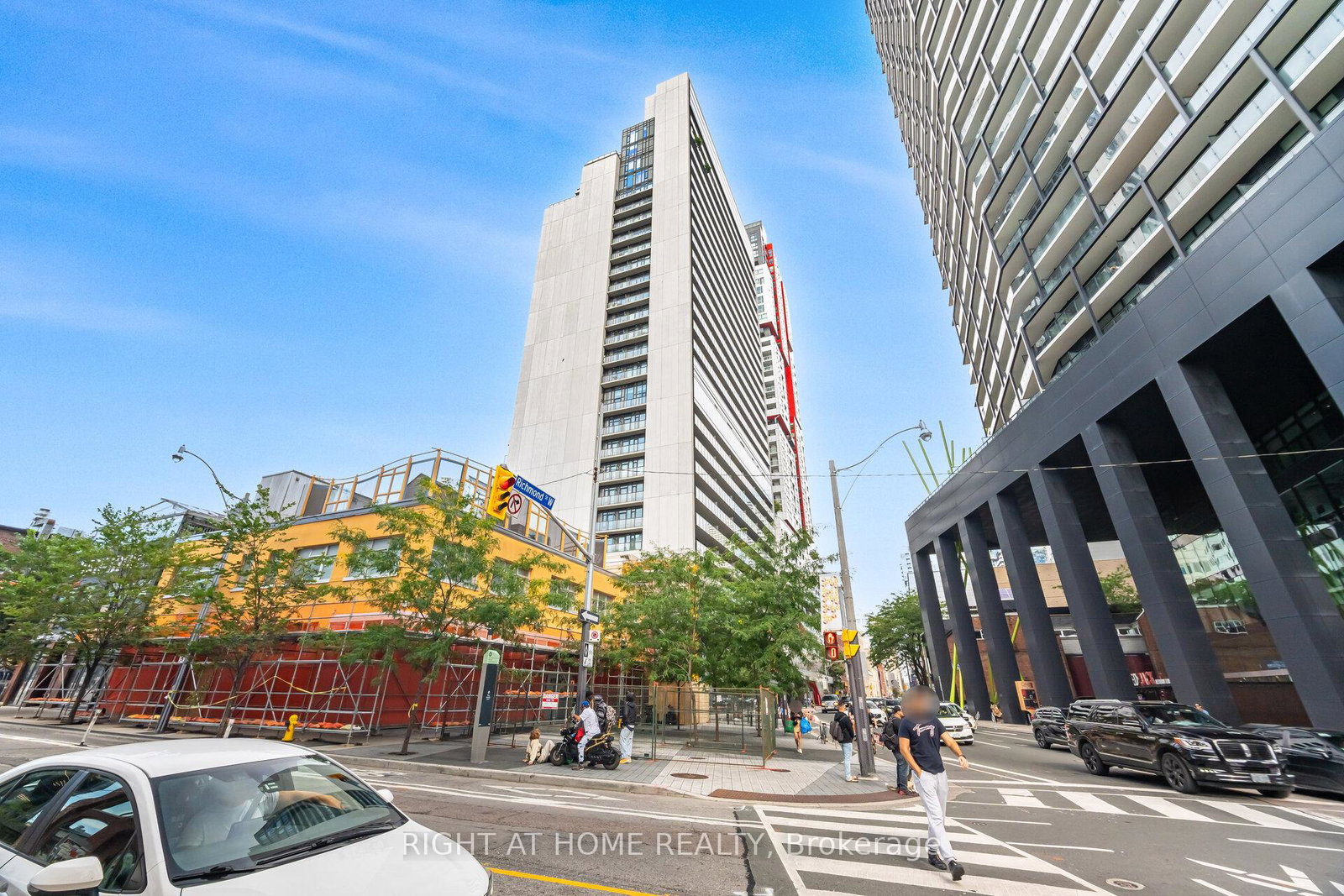 330-richmond-street-w-toronto-ontario-c12432384