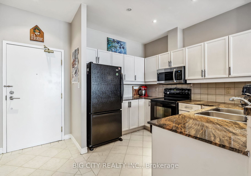 1-leaside-park-drive-east-york-ontario-c12432401