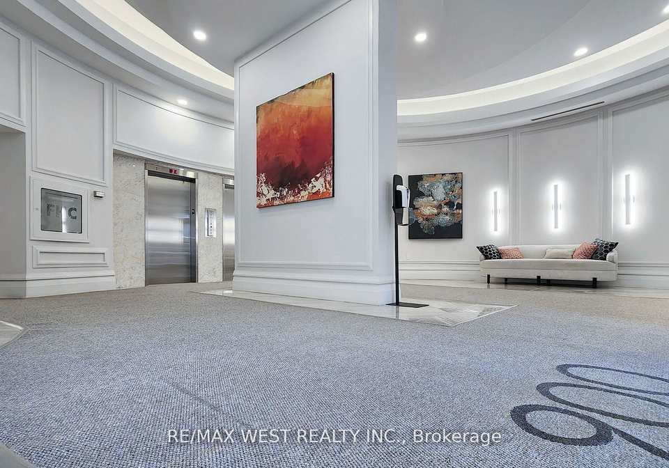 900-yonge-street-toronto-ontario-c12432473