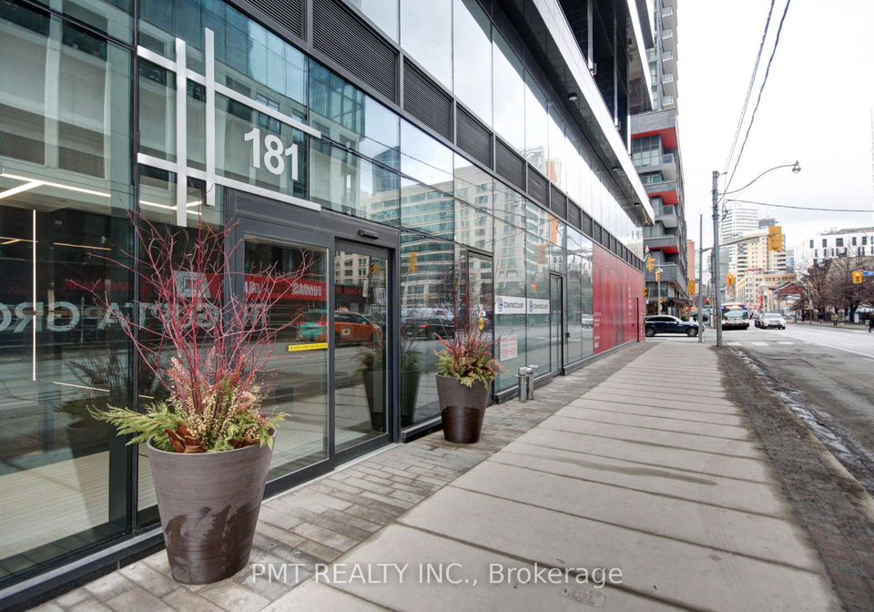 181-dundas-street-e-toronto-ontario-c12432973