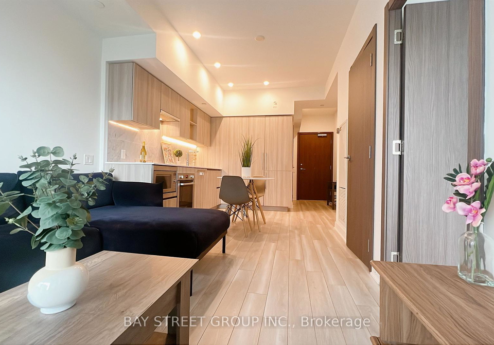 19-bathurst-street-toronto-ontario-c12432986