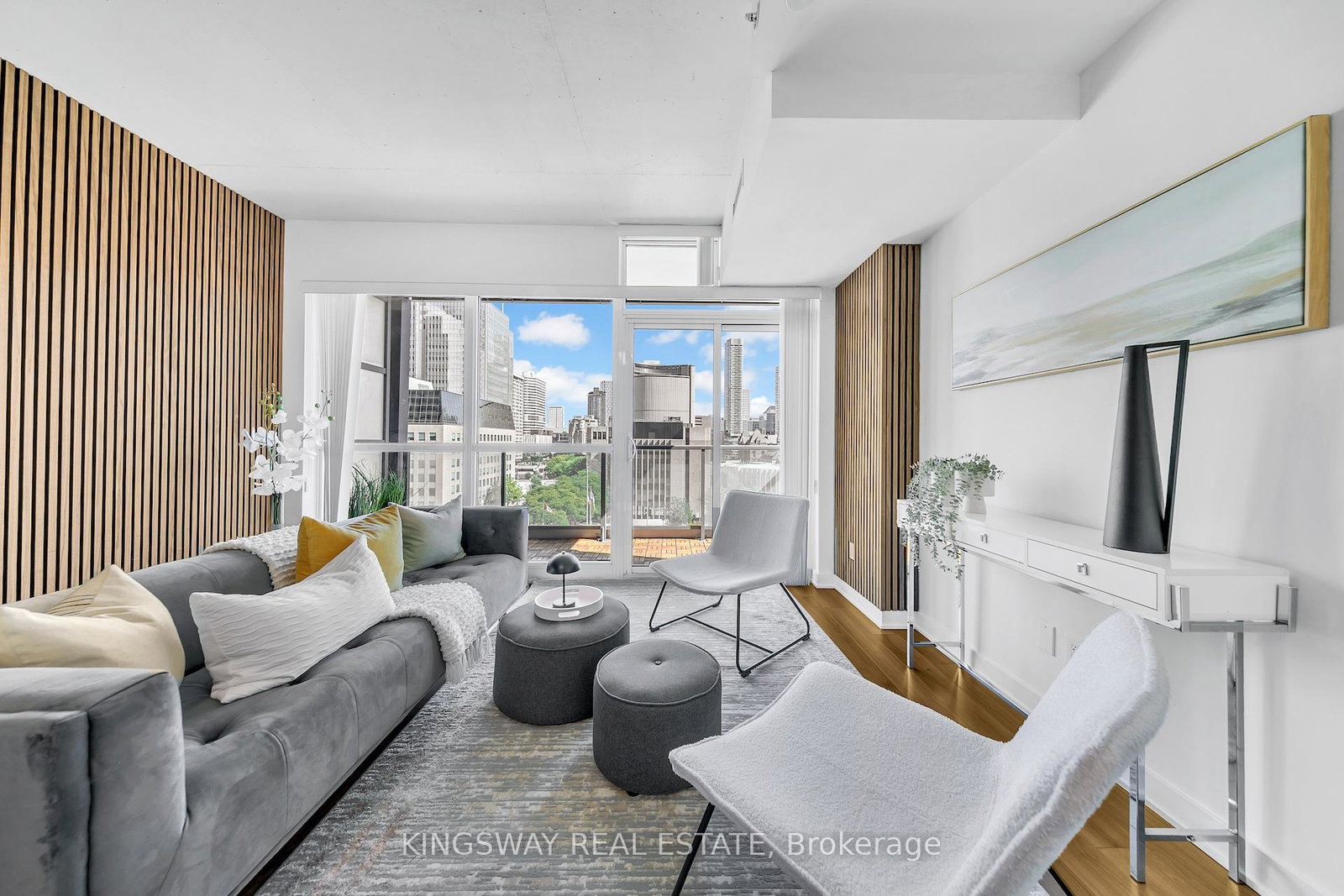 210-simcoe-street-toronto-ontario-c12433105
