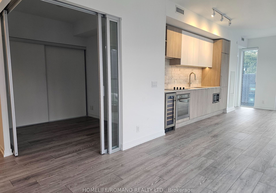 2020-bathurst-street-toronto-ontario-c12433194