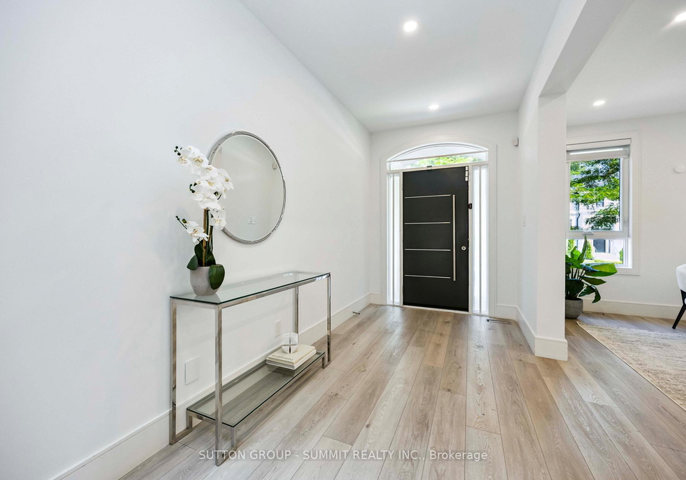 127-munro-boulevard-north-york-ontario-c12433359