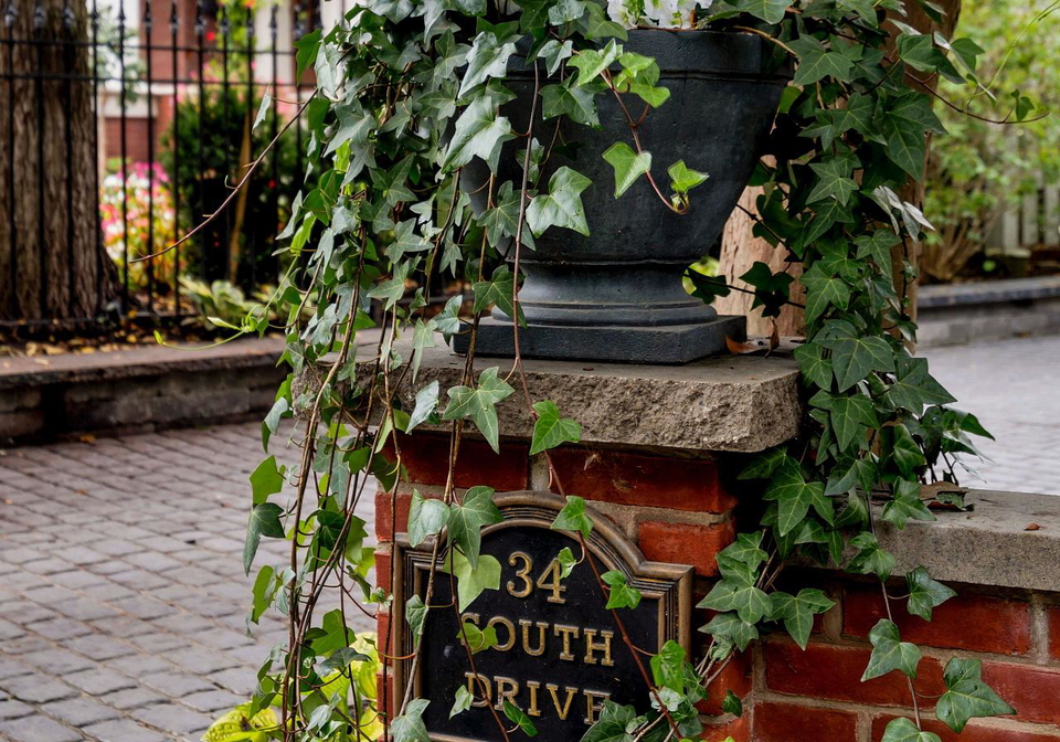 34-south-drive-toronto-ontario-c12433557