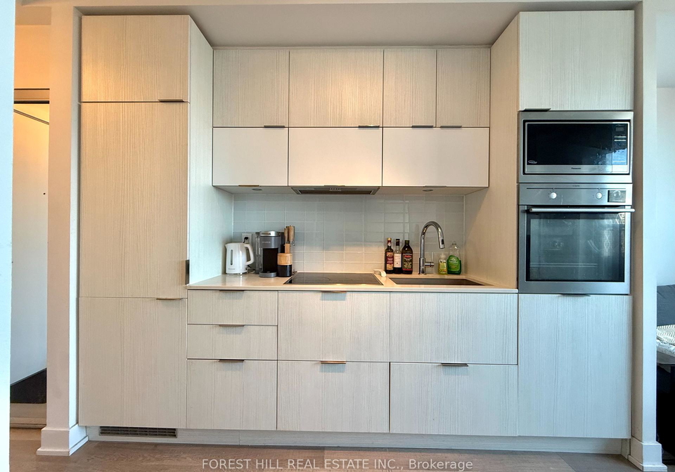 318-richmond-street-w-toronto-ontario-c12434008