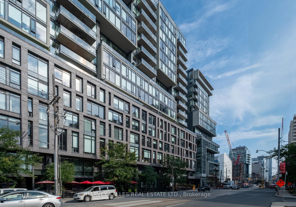 111-bathurst-street-toronto-ontario-c12434176