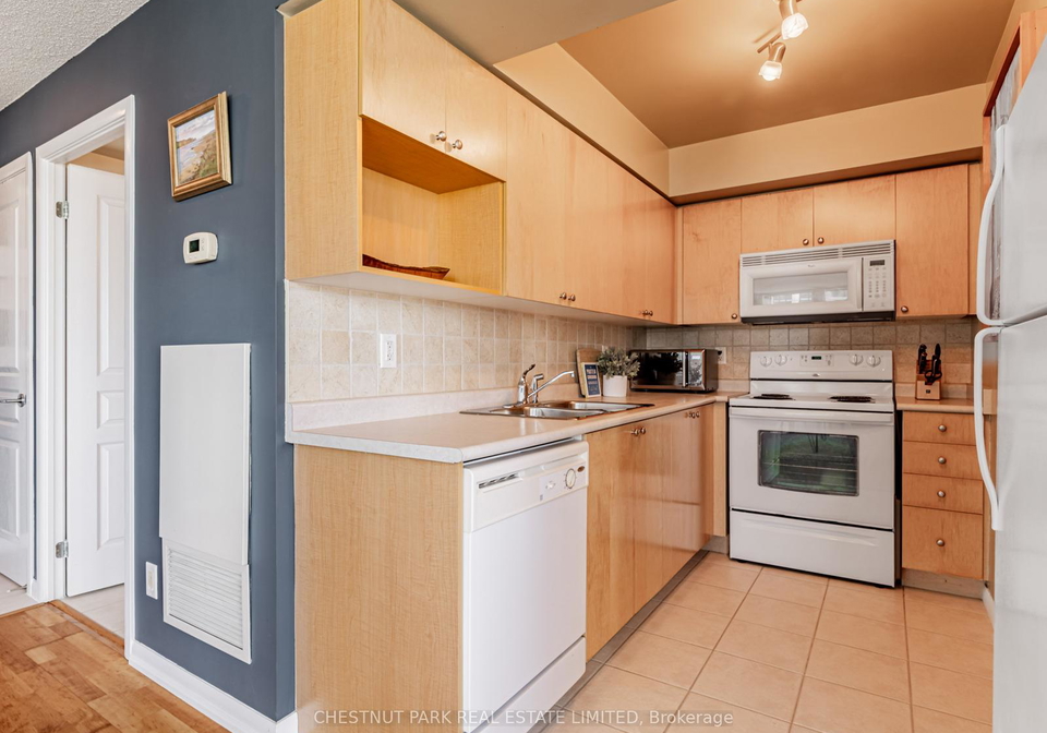 18-yonge-street-toronto-ontario-c12434529
