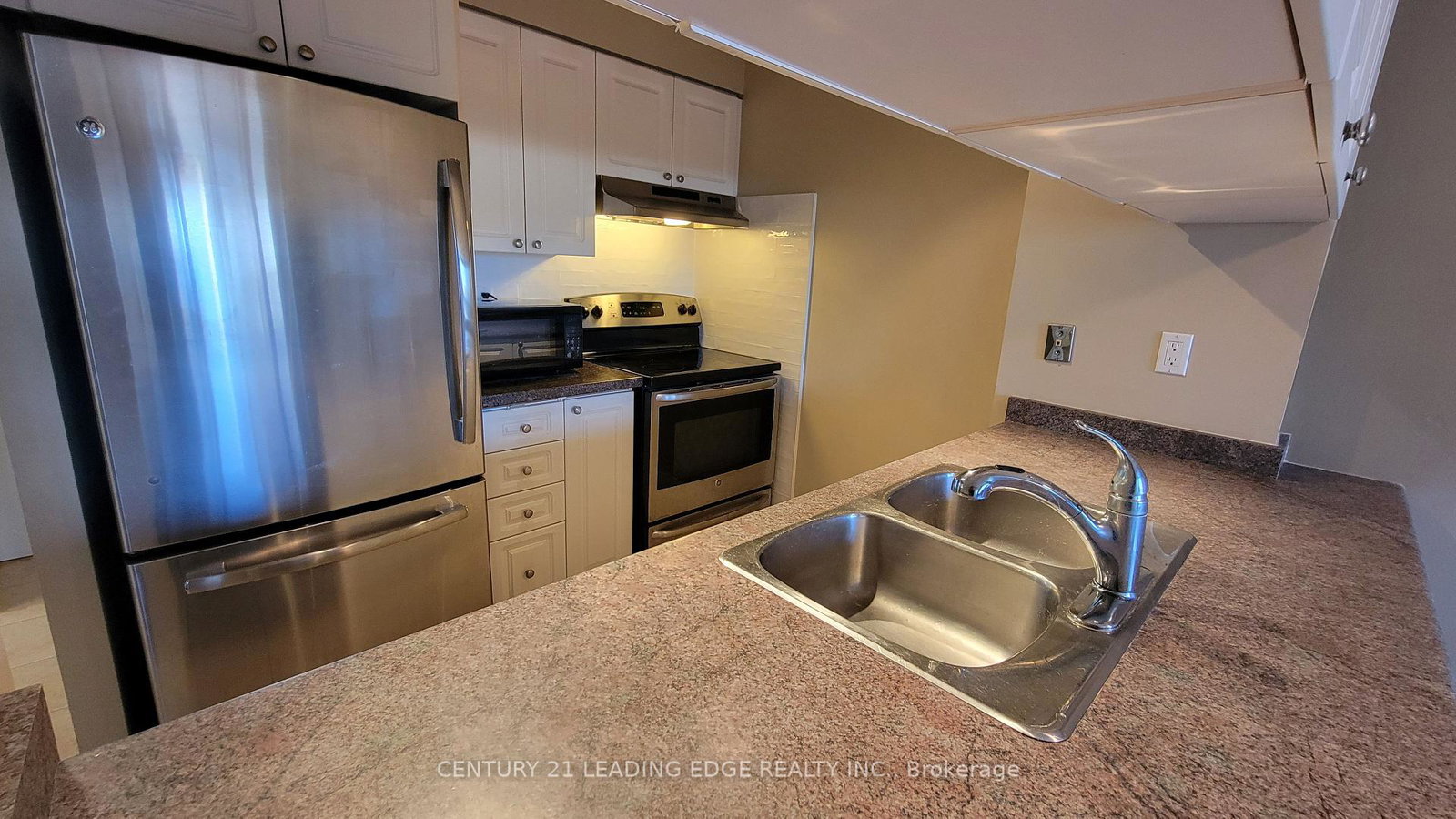 887-bay-street-toronto-ontario-c12434584