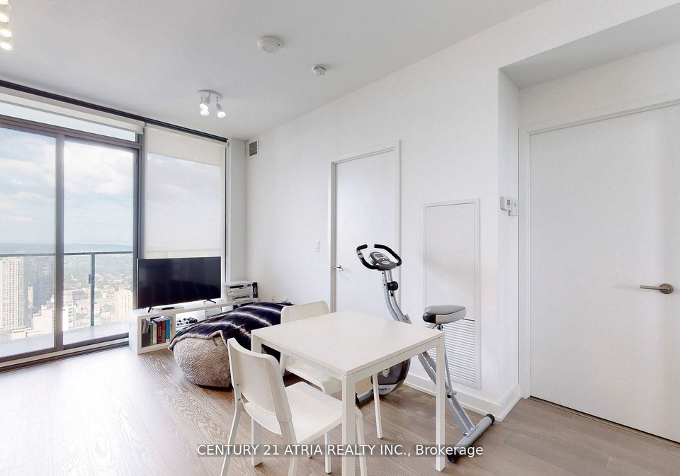 11-wellesley-street-w-toronto-ontario-c12434690