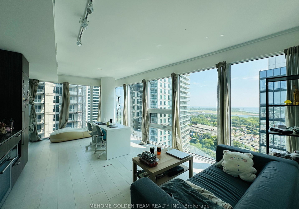 19-western-battery-road-toronto-ontario-c12435045