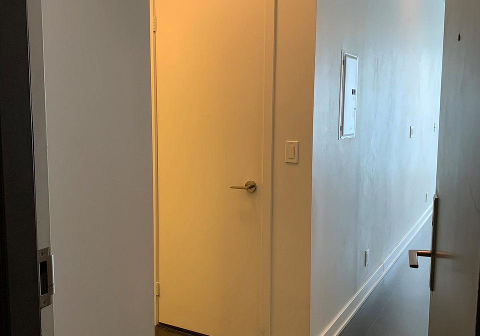 21-nelson-street-toronto-ontario-c12435365