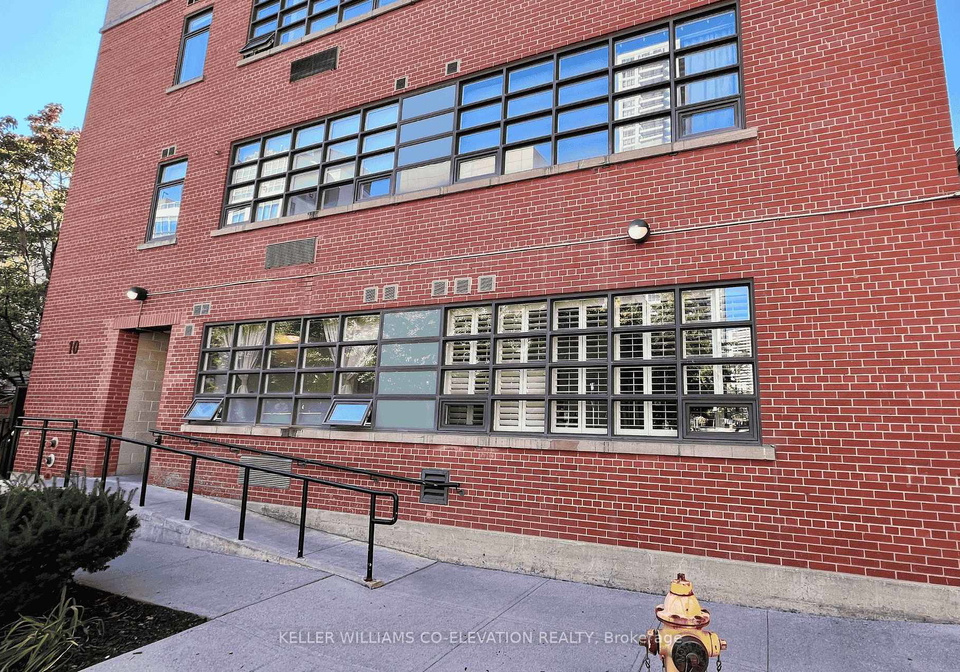 10-wellesley-place-toronto-ontario-c12435643