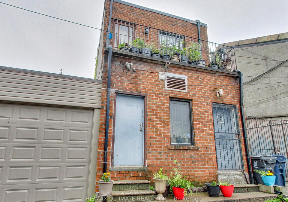 1584-dundas-street-w-toronto-ontario-c12435680