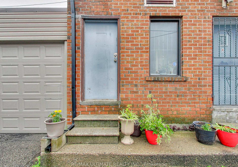 1584-dundas-street-w-toronto-ontario-c12435680
