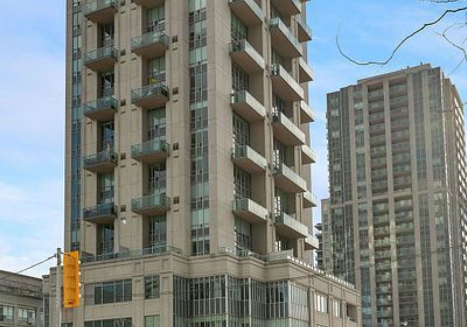1-avondale-avenue-s-north-york-ontario-c12435716