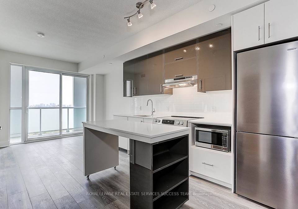 188-fairview-mall-drive-north-york-ontario-c12435819
