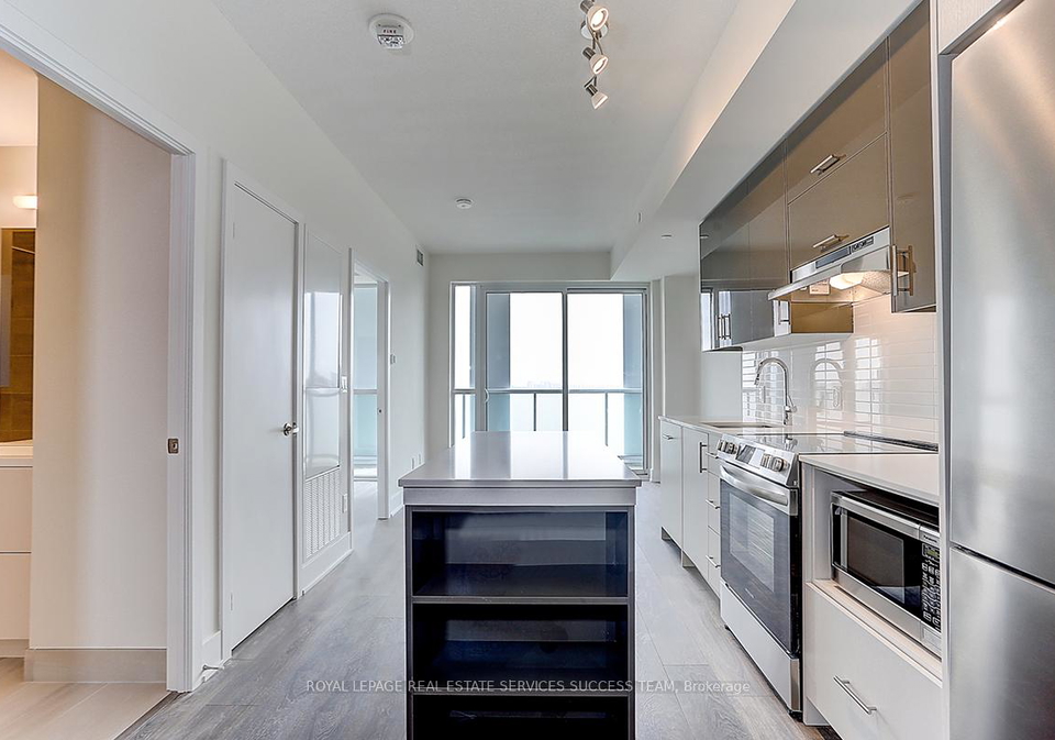 188-fairview-mall-drive-north-york-ontario-c12435819
