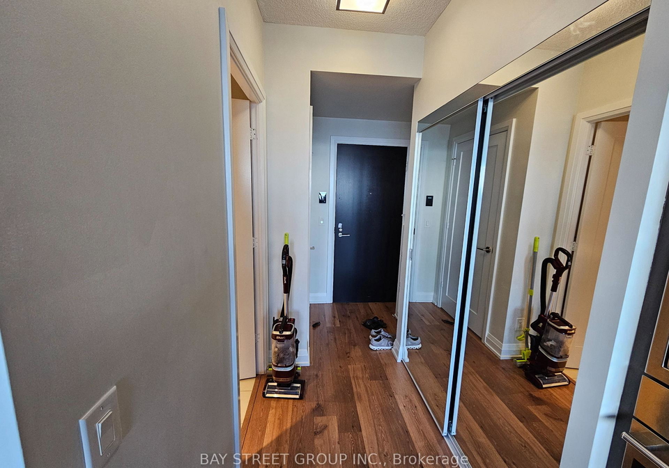 5-sheppard-avenue-e-north-york-ontario-c12435868