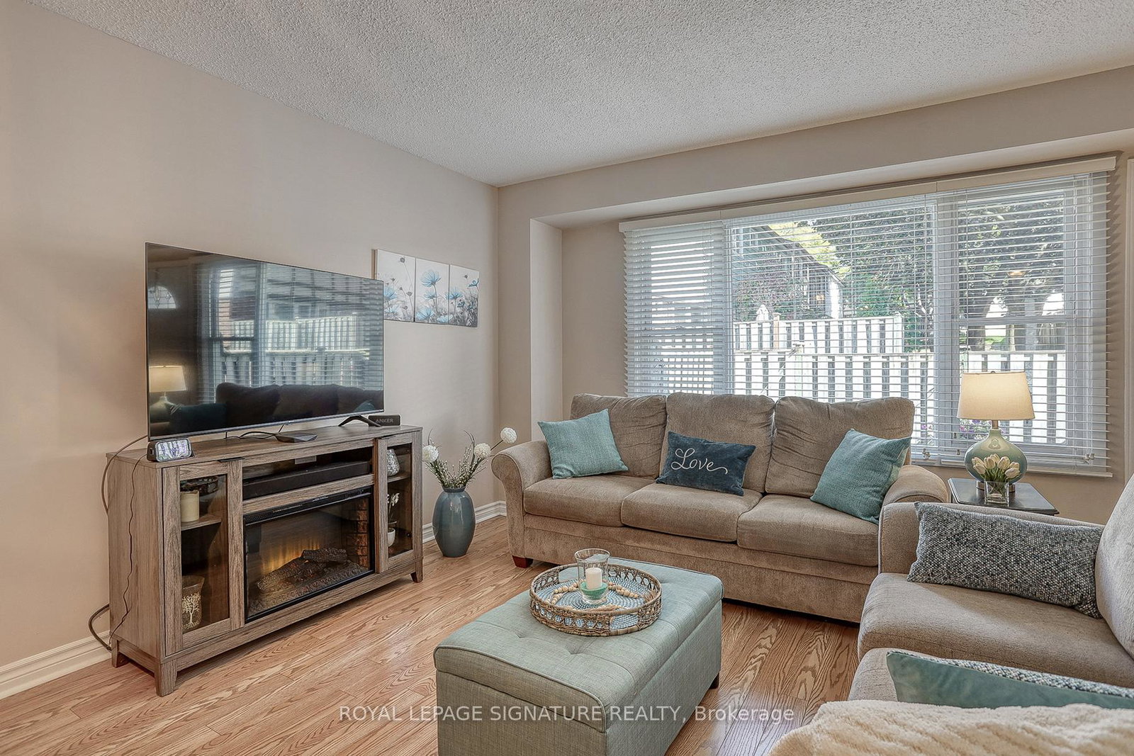 5-golden-appleway-north-york-ontario-c12435983