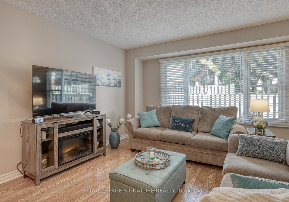 5-golden-appleway-north-york-ontario-c12435983