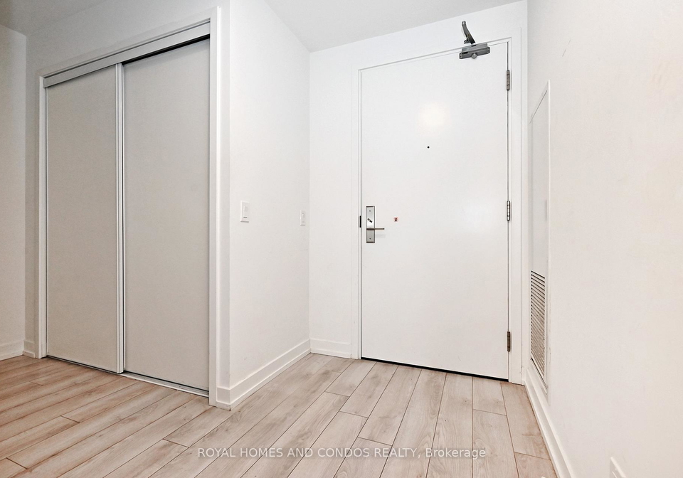 33-helendale-avenue-toronto-ontario-c12436001