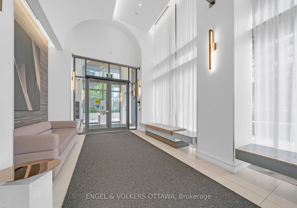39-roehampton-avenue-toronto-ontario-c12436097