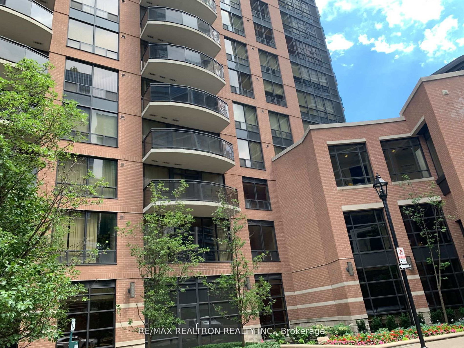 33-sheppard-avenue-e-north-york-ontario-c12436275