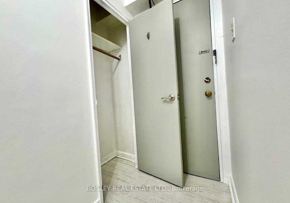 740-eglinton-avenue-w-toronto-ontario-c12436343