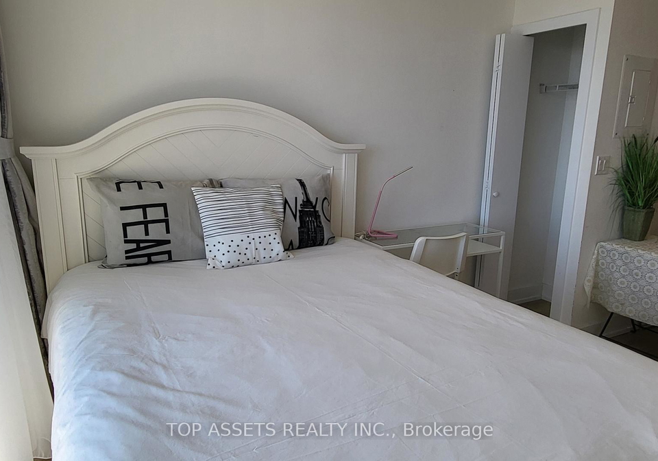 150-fariview-mall-drive-north-york-ontario-c12436601