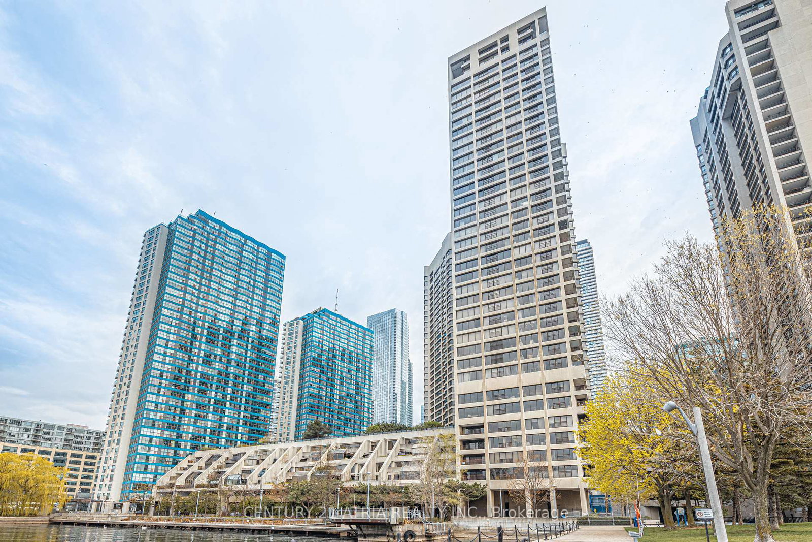 65-harbour-square-toronto-ontario-c12436763
