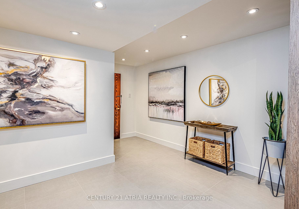 65-harbour-square-toronto-ontario-c12436763