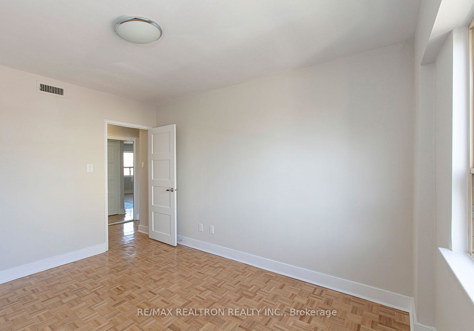 95-lawton-boulevard-toronto-ontario-c12436850