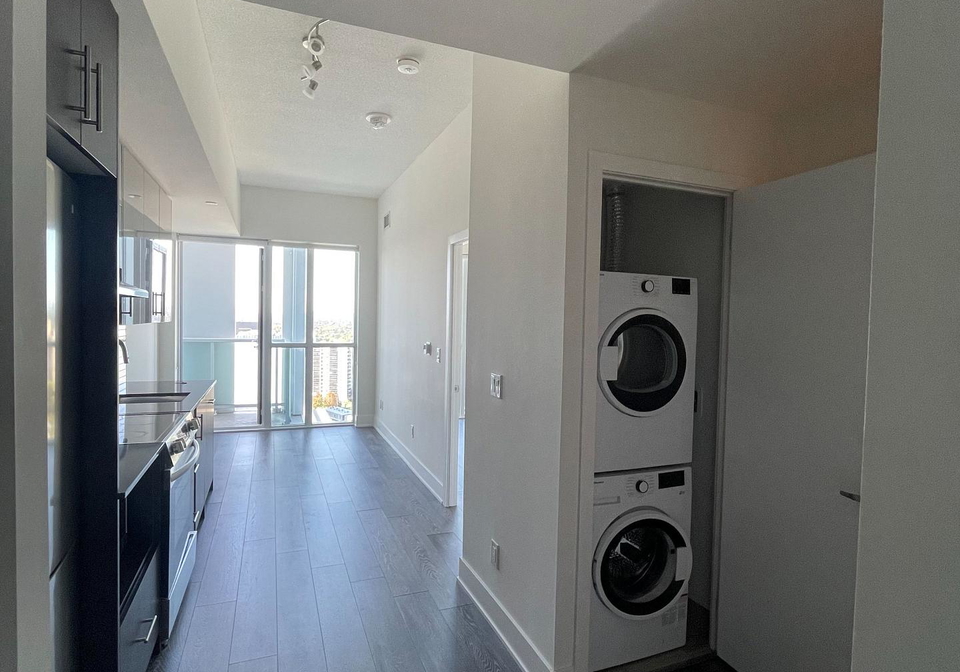 188-fairview-mall-drive-e-north-york-ontario-c12437042