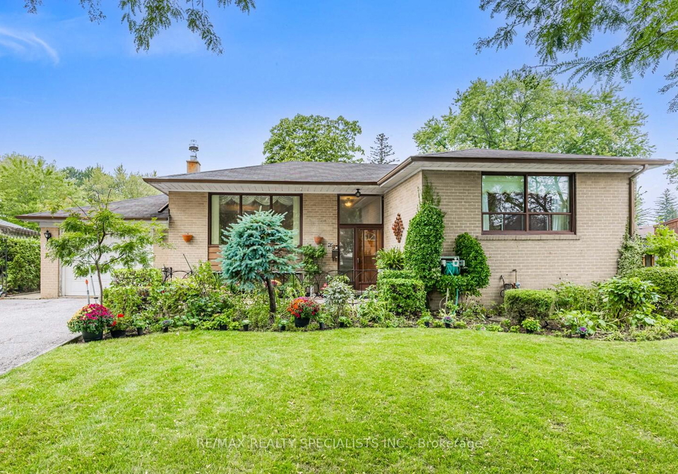 8-charnwood-road-north-york-ontario-c12437461