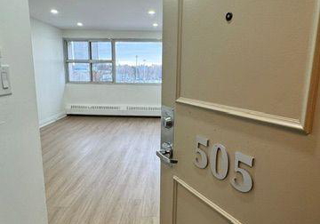 725-don-mills-road-east-york-ontario-c12437669